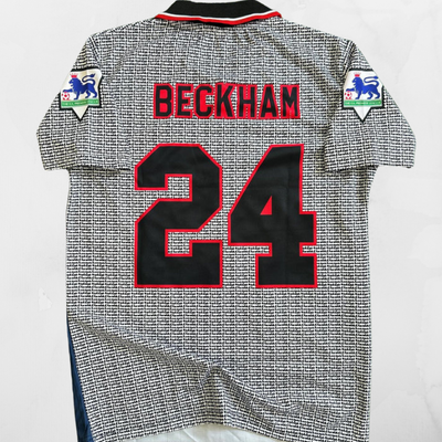 Manchester United 95/96 Away Retro Shirt - Beckham #24 (+Patches)