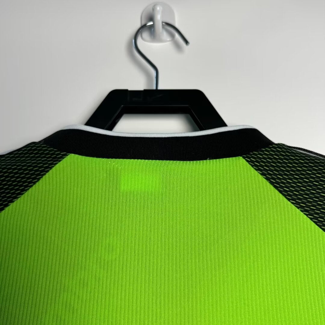 Manchester United 98/99 Goalkeeper Retro Shirt - Long Sleeve