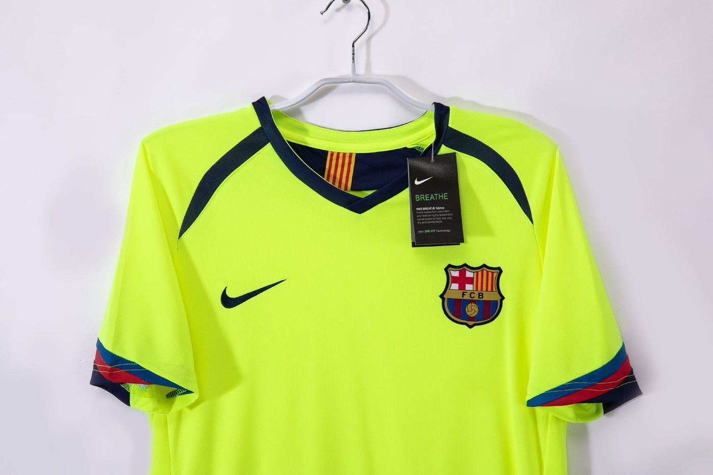 Barcelona 05/06 Away Retro Shirt