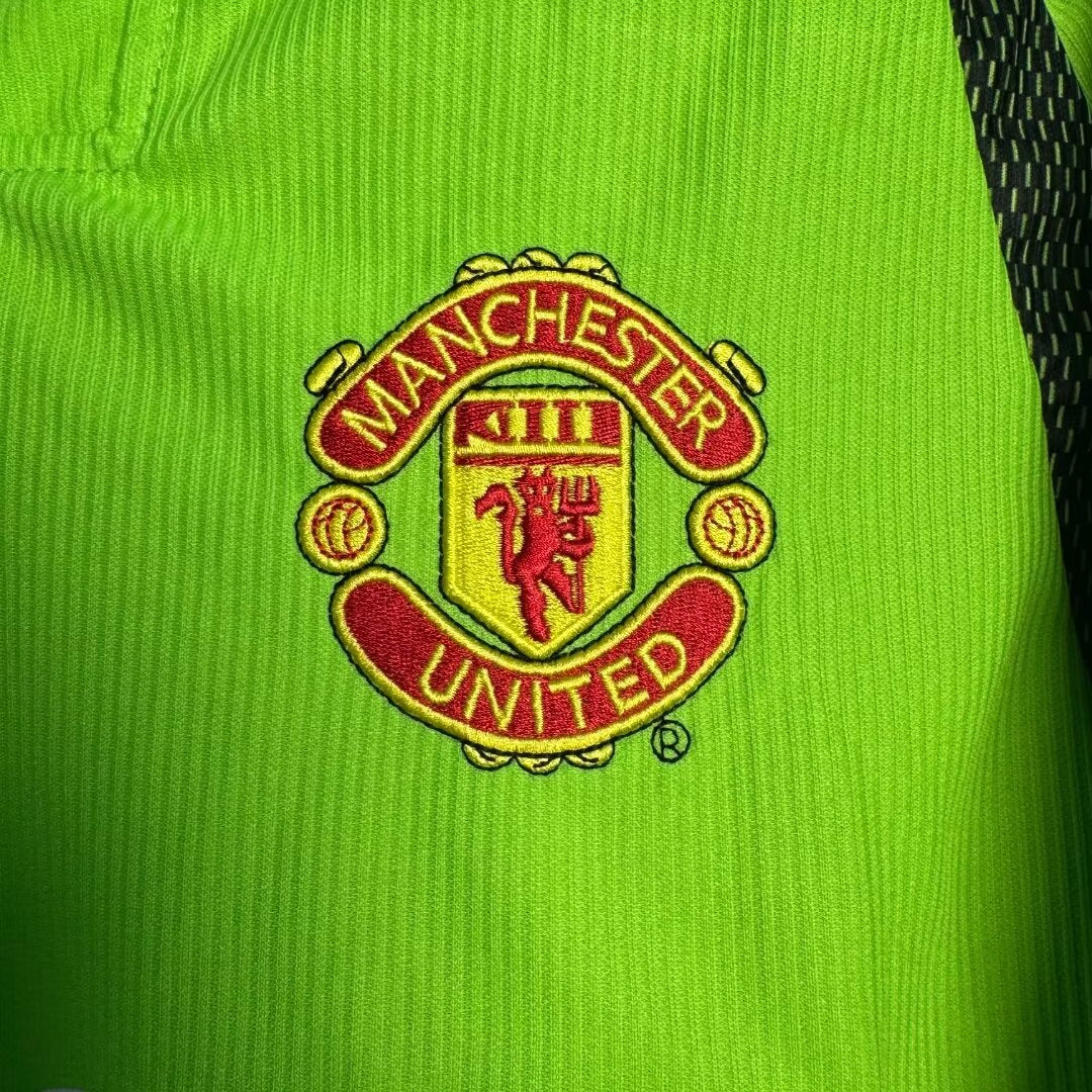 Manchester United 98/99 Goalkeeper Retro Shirt - Long Sleeve