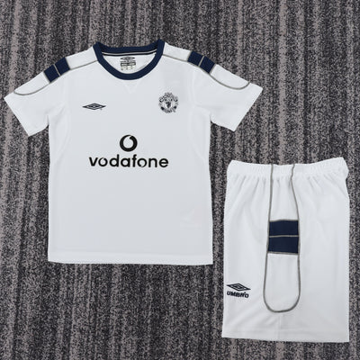 Manchester United 00/01 Children's Away Retro Set