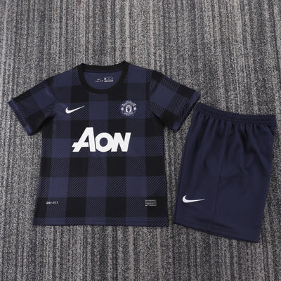 Manchester United 13/14 Children's Away Retro Set