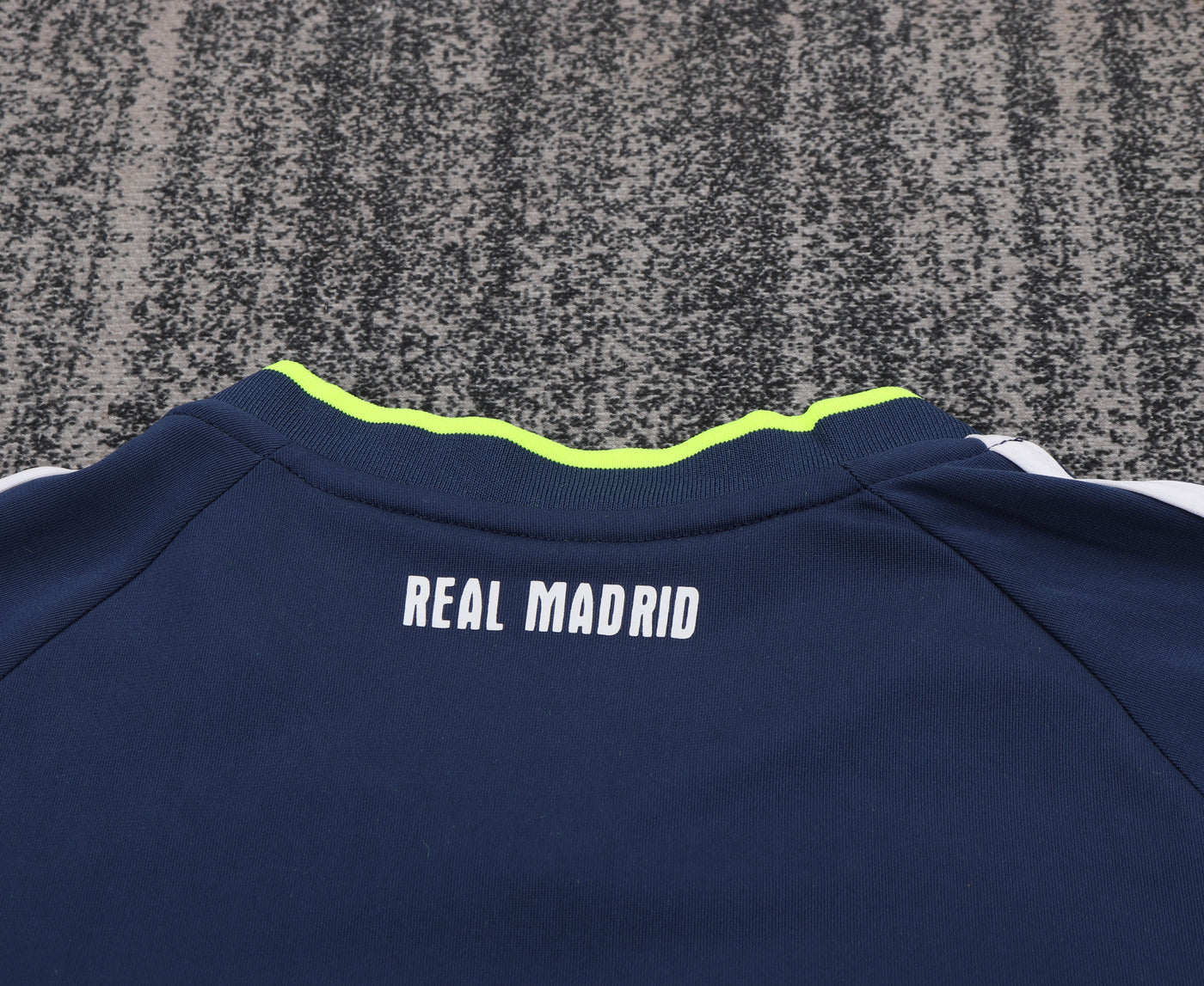 Real Madrid 10/11 Children's Away Retro Set