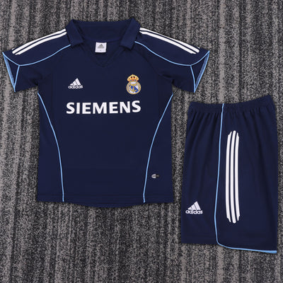 Real Madrid 05/06 Children's Away Retro Set