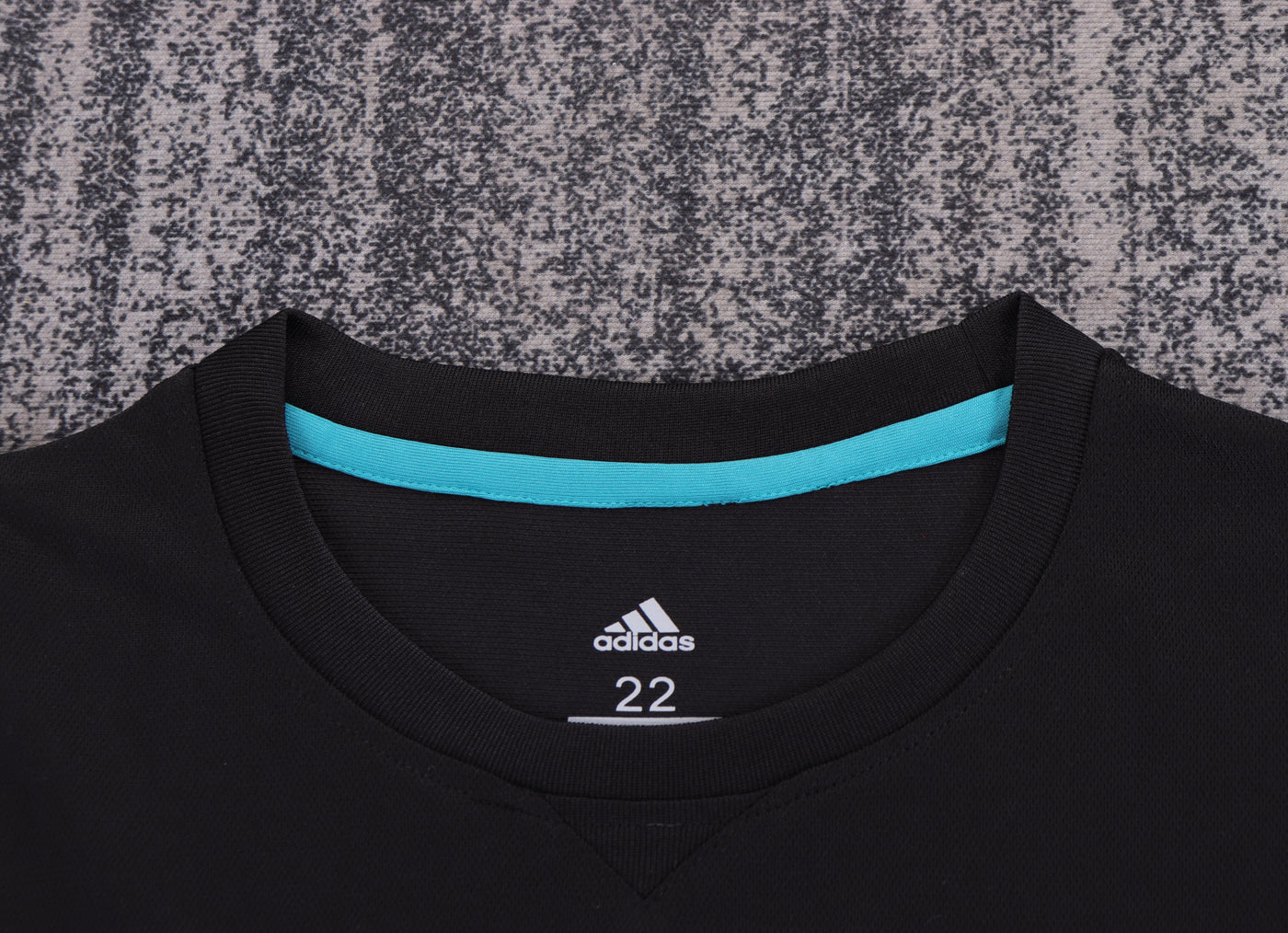 Real Madrid 17/18 Children's Away Retro Set