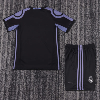 Real Madrid 16/17 Children's Third Retro Set